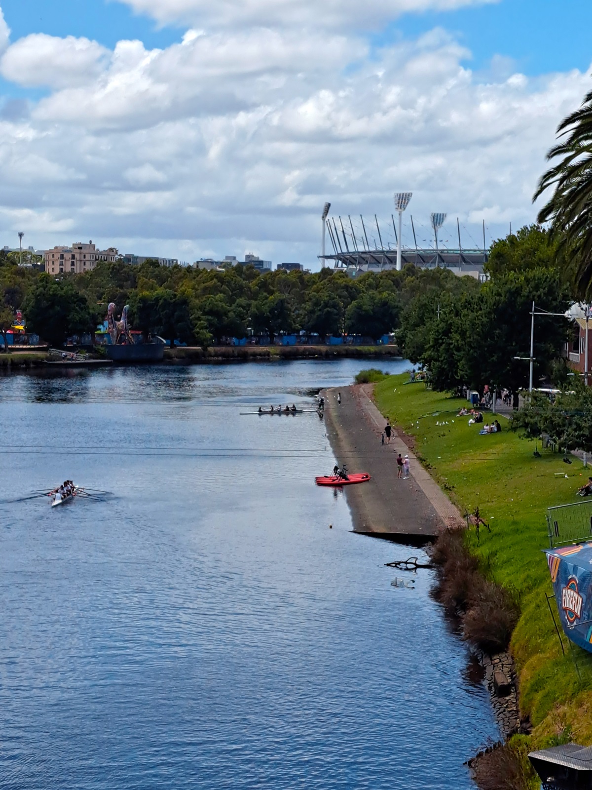 Walk along the Yarra to the MCG